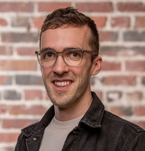 Headshot of Alex Walling