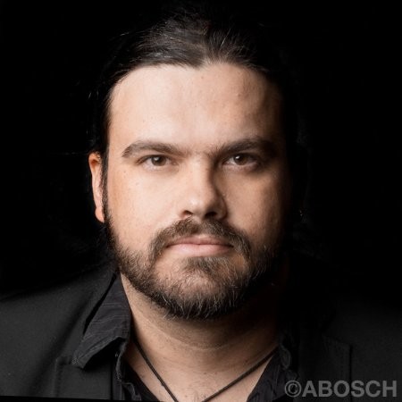 Headshot of John Lunn