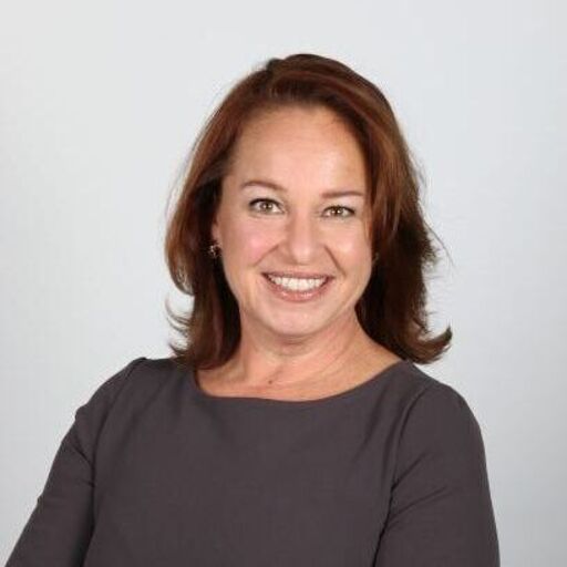 Headshot of Kelly Standel